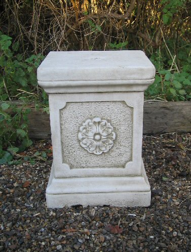 KCP16 Medium Square Plinth KCP16 Medium Square Plinth